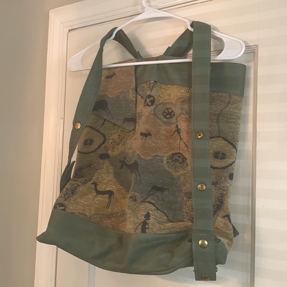 Carson Rogers beautifully patterned backpack in excellent condition - Picture 4 of 9